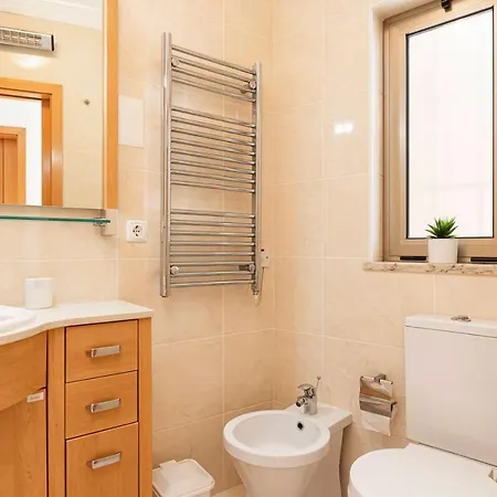 Apartment 2 Bedroom In A Private Condominium With Swimming Pool - Free Wifi *