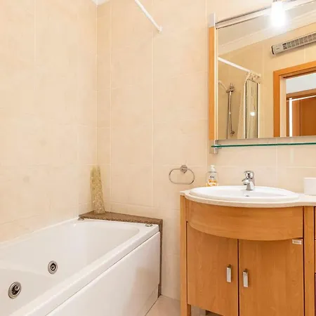 Appartement 2 Bedroom In A Private Condominium With Swimming Pool - Free Wifi *