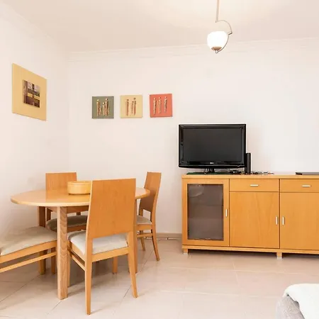 2 Bedroom In A Private Condominium With Swimming Pool - Free Wifi Appartement Albufeira
